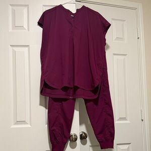 Healing Hands Burgundy Scrub set